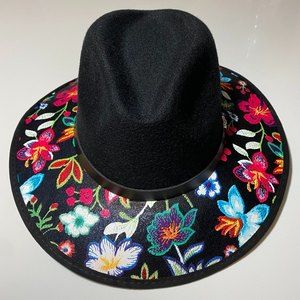 NWOT! N.R. Hat Women’s Medium Sombrero 5XXXXX